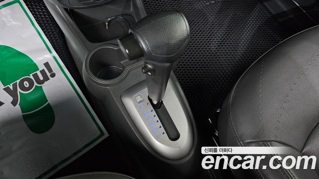 2013 ChevroletGMDaewoo Spark LT, photograph 12
