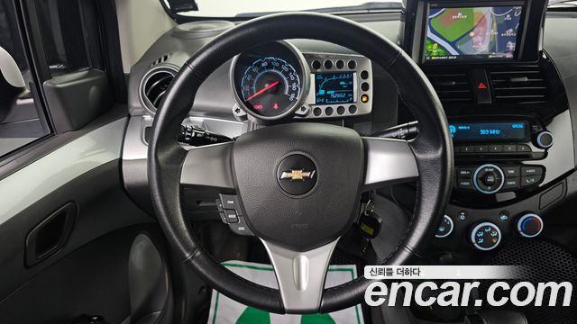 2013 ChevroletGMDaewoo Spark LT, photograph 6