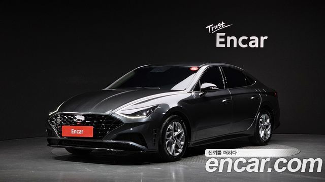 Hyundai Sonata 2.0 — photo 1 of 30
