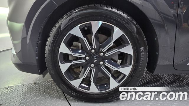 Kia Canival Diesel 9-Seater Noblesse — photo 1 of 30