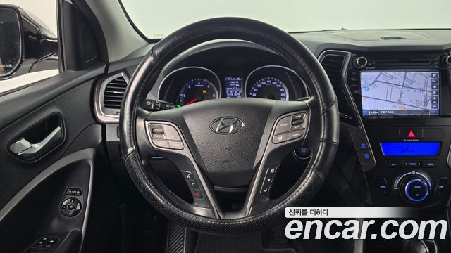 Hyundai Santafe Diesel(e-VGT) 2.0 4WD Premium — photo 1 of 20