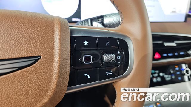 Genesis GV70 2.5T Gasoline 2WD — photo 1 of 36