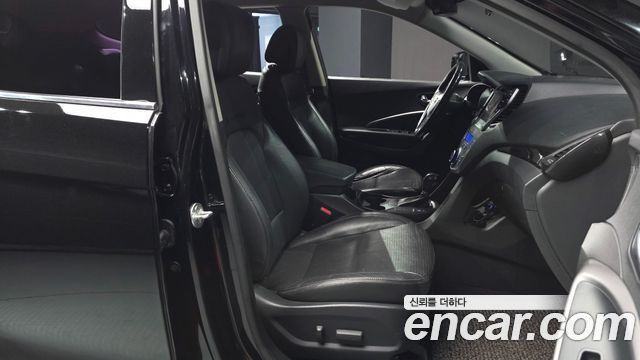 Hyundai Santafe Diesel(e-VGT) 2.0 2WD Premium — photo 1 of 20