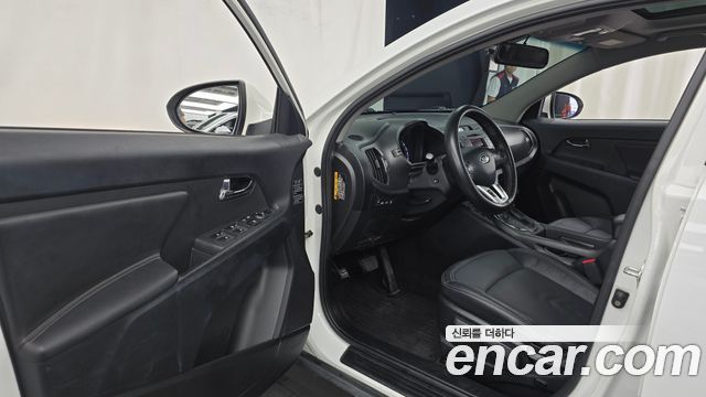 Kia Sportage Diesel 2WD TLX — photo 1 of 20