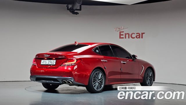 Genesis G70 2.0T AWD — photo 1 of 31