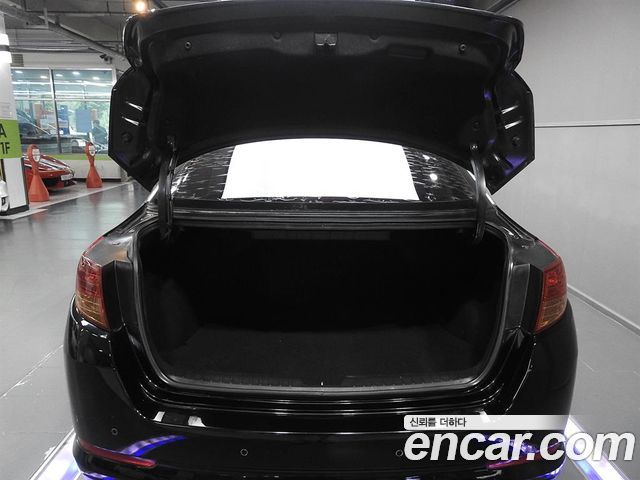 Kia K5 2.0 Deluxe — photo 1 of 20