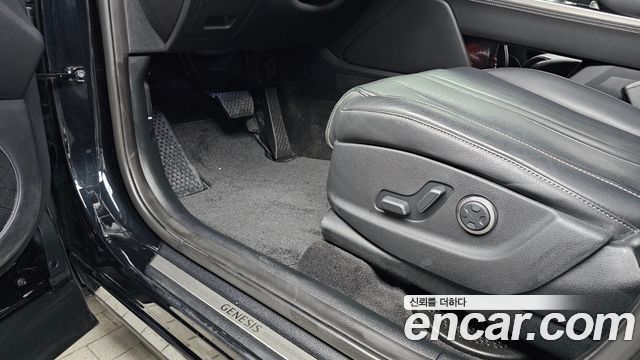 Genesis GV80 2.5T Gasoline AWD — photo 1 of 31