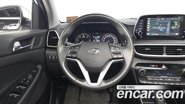 Hyundai Tucson Diesel 2.0 2WD — photo 1 of 31