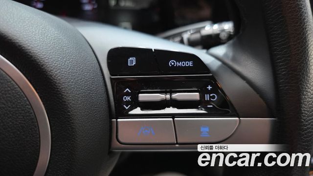 Hyundai AVANTE 1.6 — photo 1 of 31