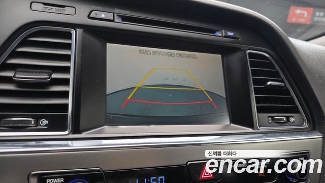 Hyundai Sonata 2.0 Style — photo 1 of 30