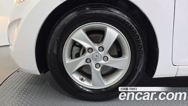 Hyundai AVANTE 1.6 GDi Smart — photo 1 of 30