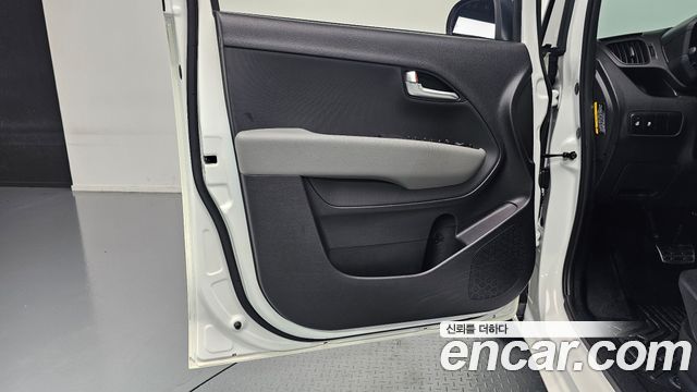 Kia RAY Air — photo 1 of 30