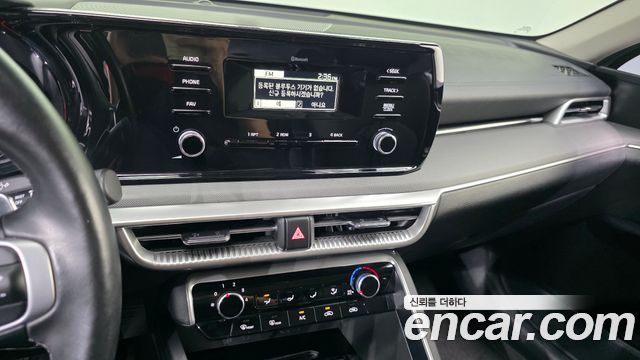 Kia K5 2.0 — photo 1 of 32