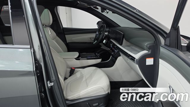 Hyundai Tucson HEV 1.6 2WD — photo 1 of 34