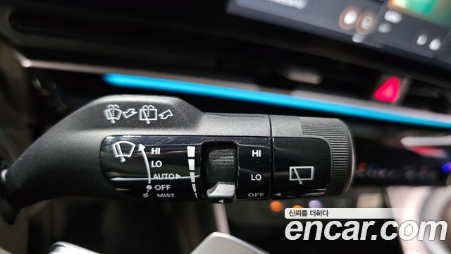 Kia Canival Diesel 9-Seater Signature — photo 1 of 37