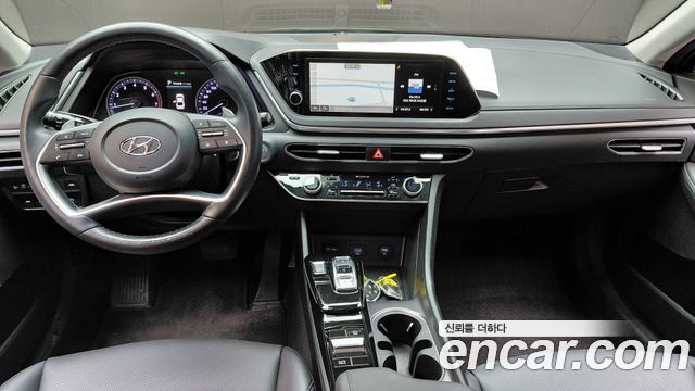 Hyundai Sonata 2.0 LPG(rental car) — photo 1 of 30