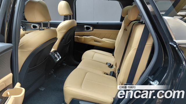 Kia Sorento Gasoline 2.5T 2WD — photo 1 of 32