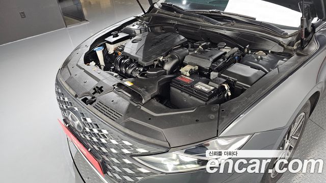 Hyundai Grandeur 2.5 — photo 1 of 34