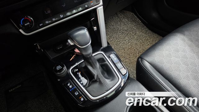 Kia Seltos Diesel 1.6 2WD — photo 1 of 35