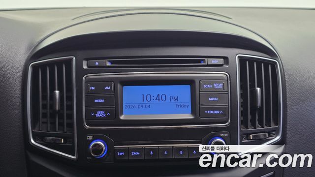 Hyundai Starex 3-Seater VAN — photo 1 of 20