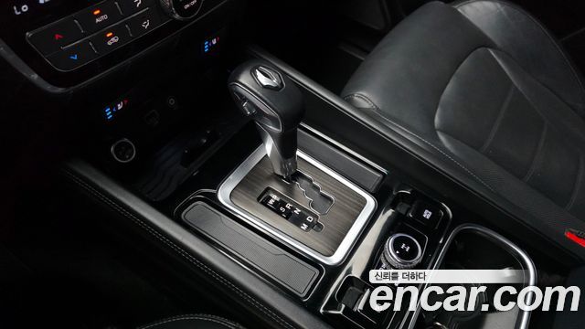 KG_Mobility_Ssangyong Rexton Diesel 2.2 4WD — photo 1 of 32