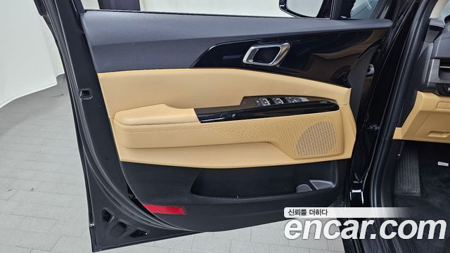 Kia Canival Gasoline 7-Seater Noblesse