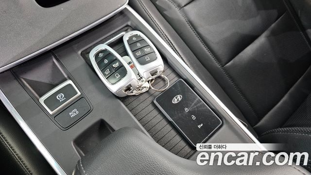 Hyundai Grandeur Exclusive — photo 1 of 36