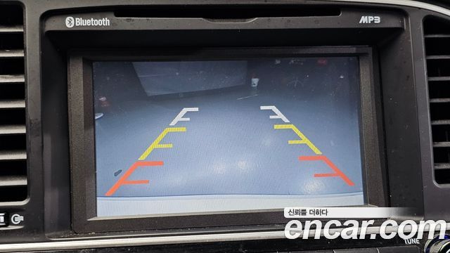 Hyundai AVANTE 1.6 e-VGT SMART — photo 1 of 20