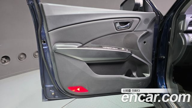 KG_Mobility_Ssangyong TIBOLI VX 2WD — photo 1 of 30