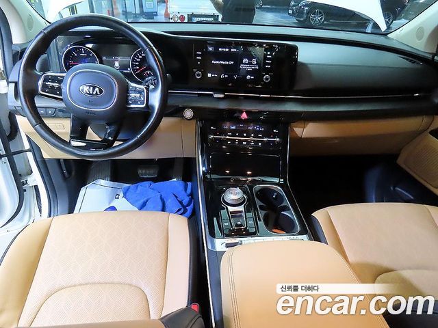 Kia Canival Diesel 9-Seater Noblesse — photo 1 of 20