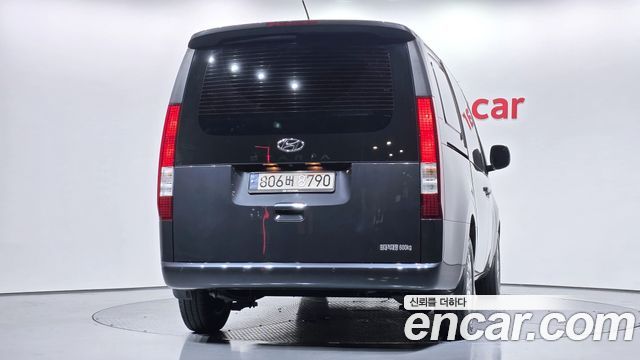 Hyundai Staria Cargo 5-Seater — photo 1 of 31