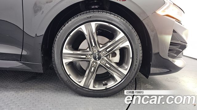 Kia K5 2.0 — photo 1 of 30
