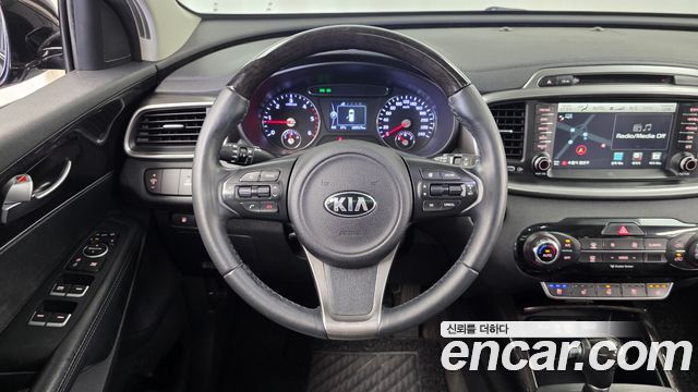 Kia Sorento Diesel 2.0 2WD — photo 1 of 35