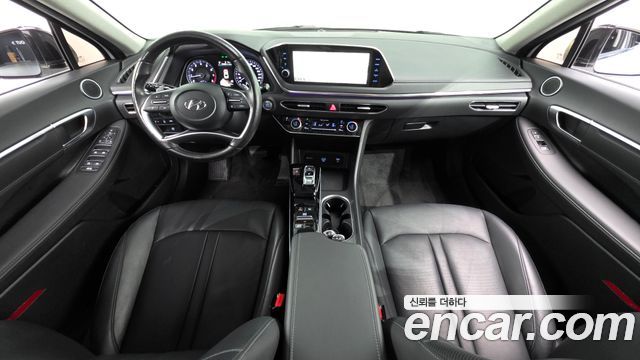 Hyundai Sonata 2.0 — photo 1 of 20