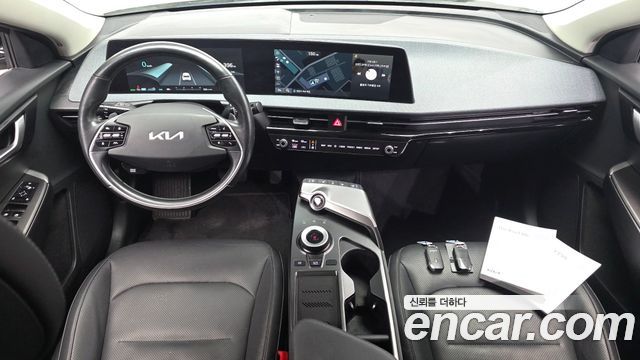 Kia EV6 Long Range — photo 1 of 33