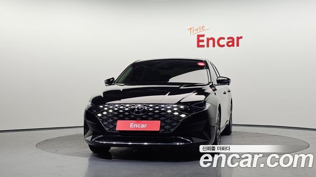 Hyundai Grandeur Le Blanc — photo 1 of 31