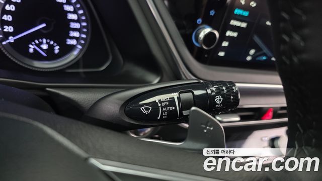 Hyundai Sonata 2.0 — photo 1 of 30