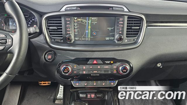 Kia Sorento Diesel 2.0 2WD — photo 1 of 31