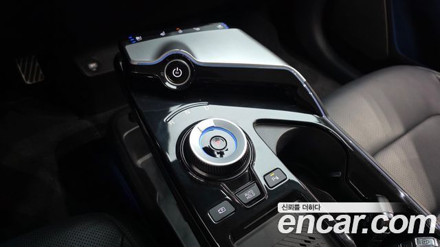 Kia EV6 Long Range — photo 1 of 32