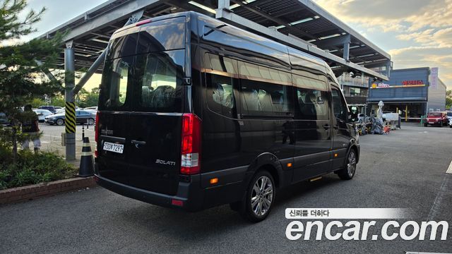 Hyundai Solati 16-seater — photo 1 of 31