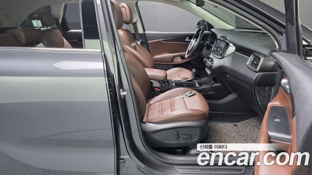 Kia Sorento Diesel 2.0 2WD — photo 1 of 33