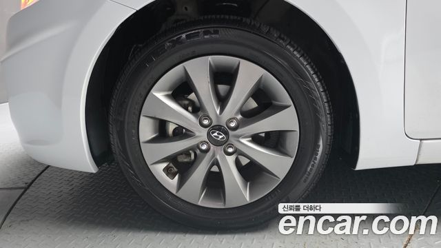 Hyundai Accent 1.4 VVT Modern — photo 1 of 30