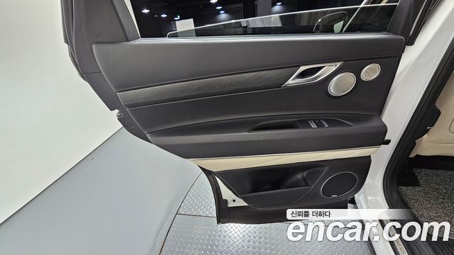 Genesis GV80 2.5T Gasoline AWD — photo 1 of 31
