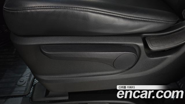 Hyundai Staria L3.5  Kinder Safety Car — photo 1 of 33
