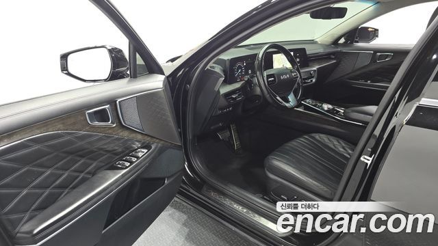 Kia K8 Signature — photo 1 of 36