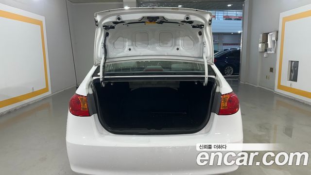 Hyundai AVANTE 2.0 VVT S20 — photo 1 of 19