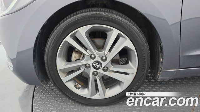 Hyundai AVANTE 1.6 GDI Premium — photo 1 of 34