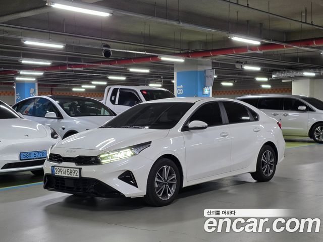 Kia K3 1.6 — photo 1 of 20