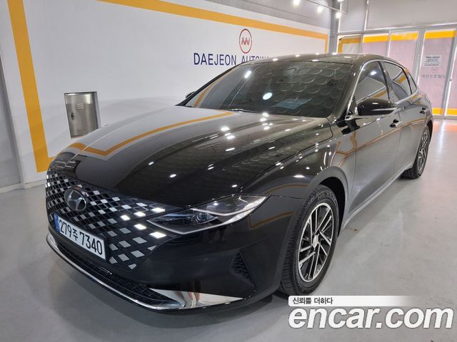 Hyundai Grandeur 3.0 LPi Rent Car — photo 1 of 20