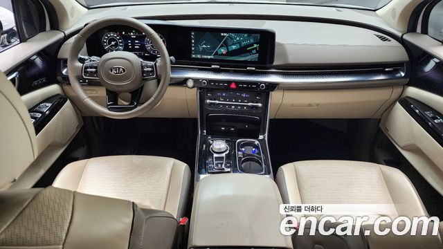 Kia Canival Gasoline 9-Seater Hi-Limousine — photo 1 of 20